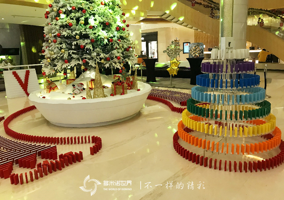 多米諾點(diǎn)亮萬(wàn)豪感恩夜