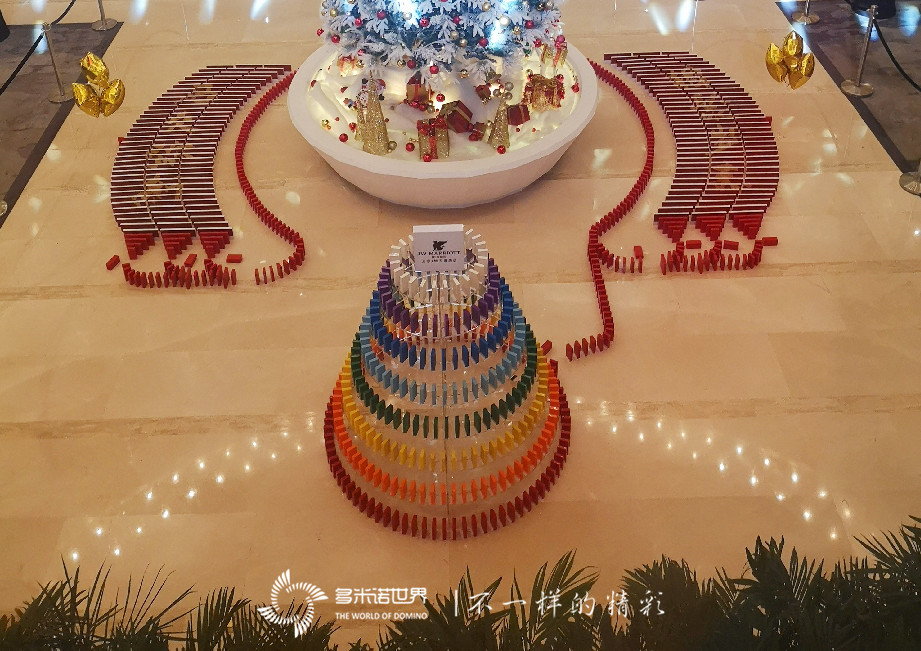 多米諾點(diǎn)亮萬(wàn)豪感恩夜